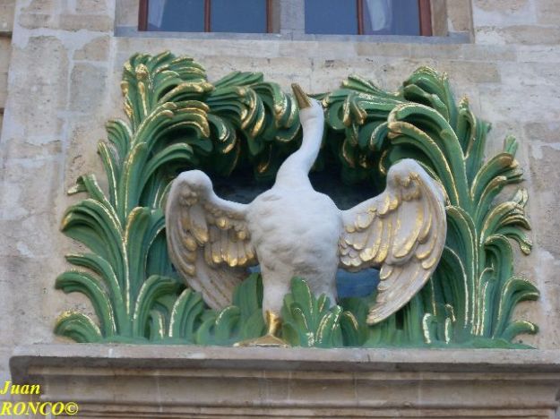 Swan in the façade of the "Maison du cygne" in the Grand' Place